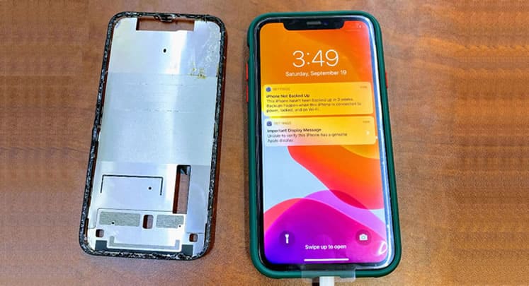 Mobile screen replacement service